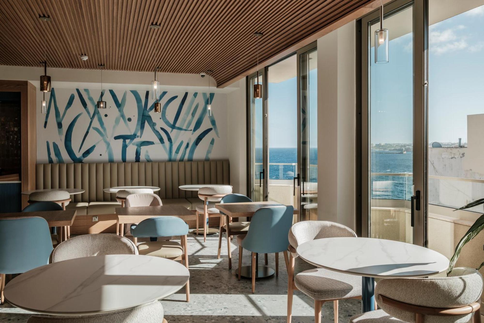 Courtyard By Marriott Sliema Hotell Exteriör bild