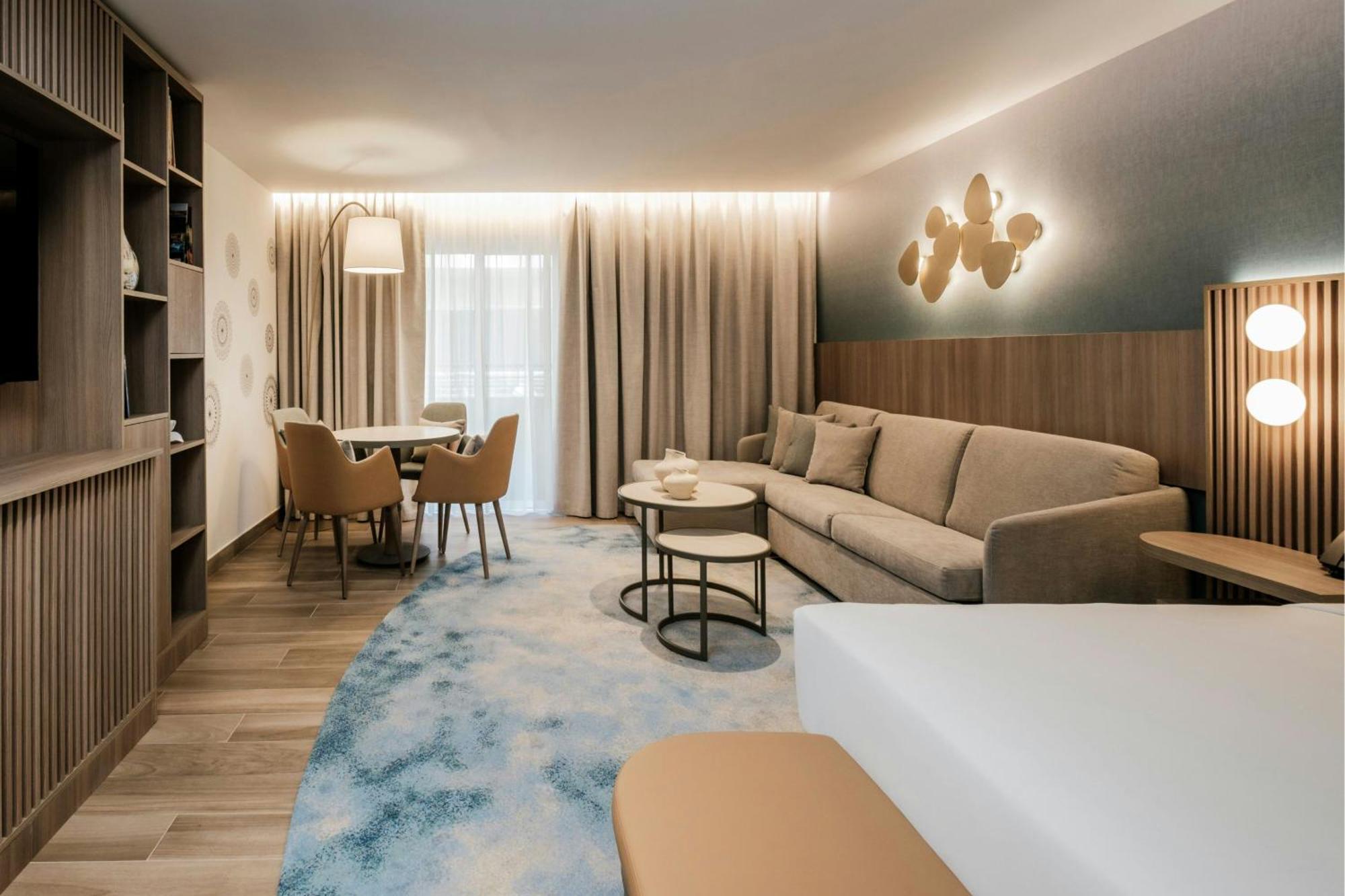 Courtyard By Marriott Sliema Hotell Exteriör bild