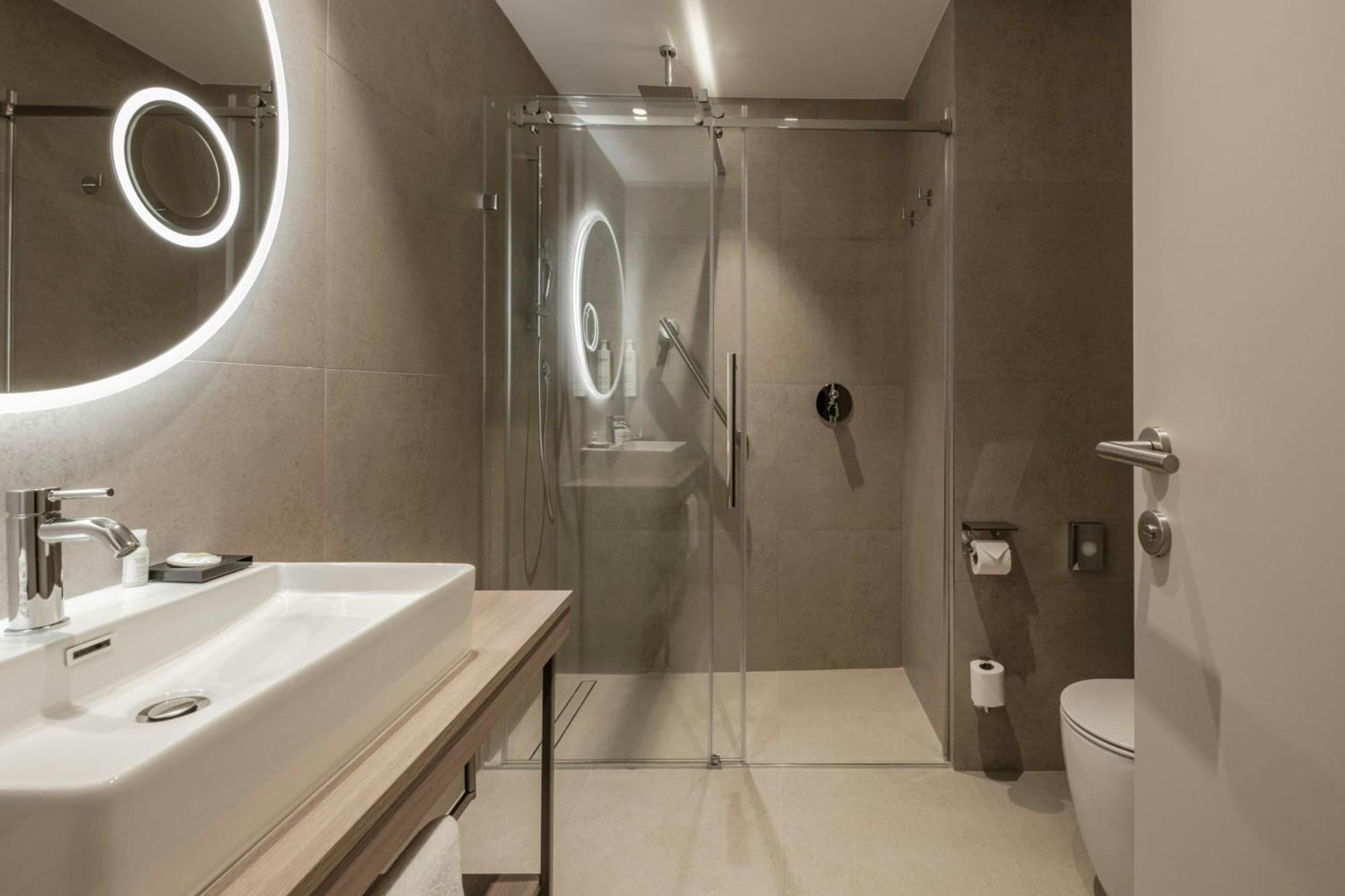 Courtyard By Marriott Sliema Hotell Exteriör bild