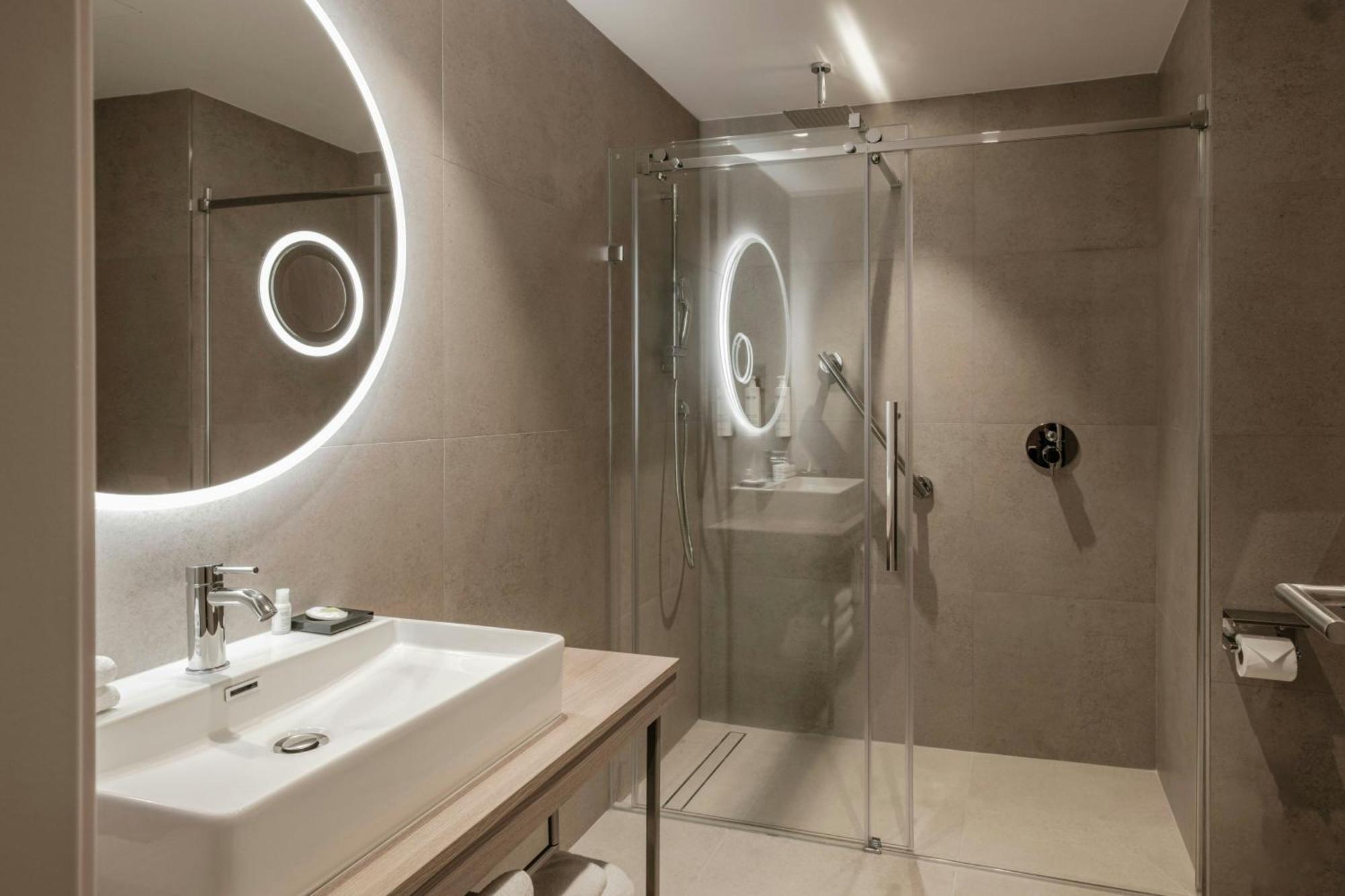 Courtyard By Marriott Sliema Hotell Exteriör bild