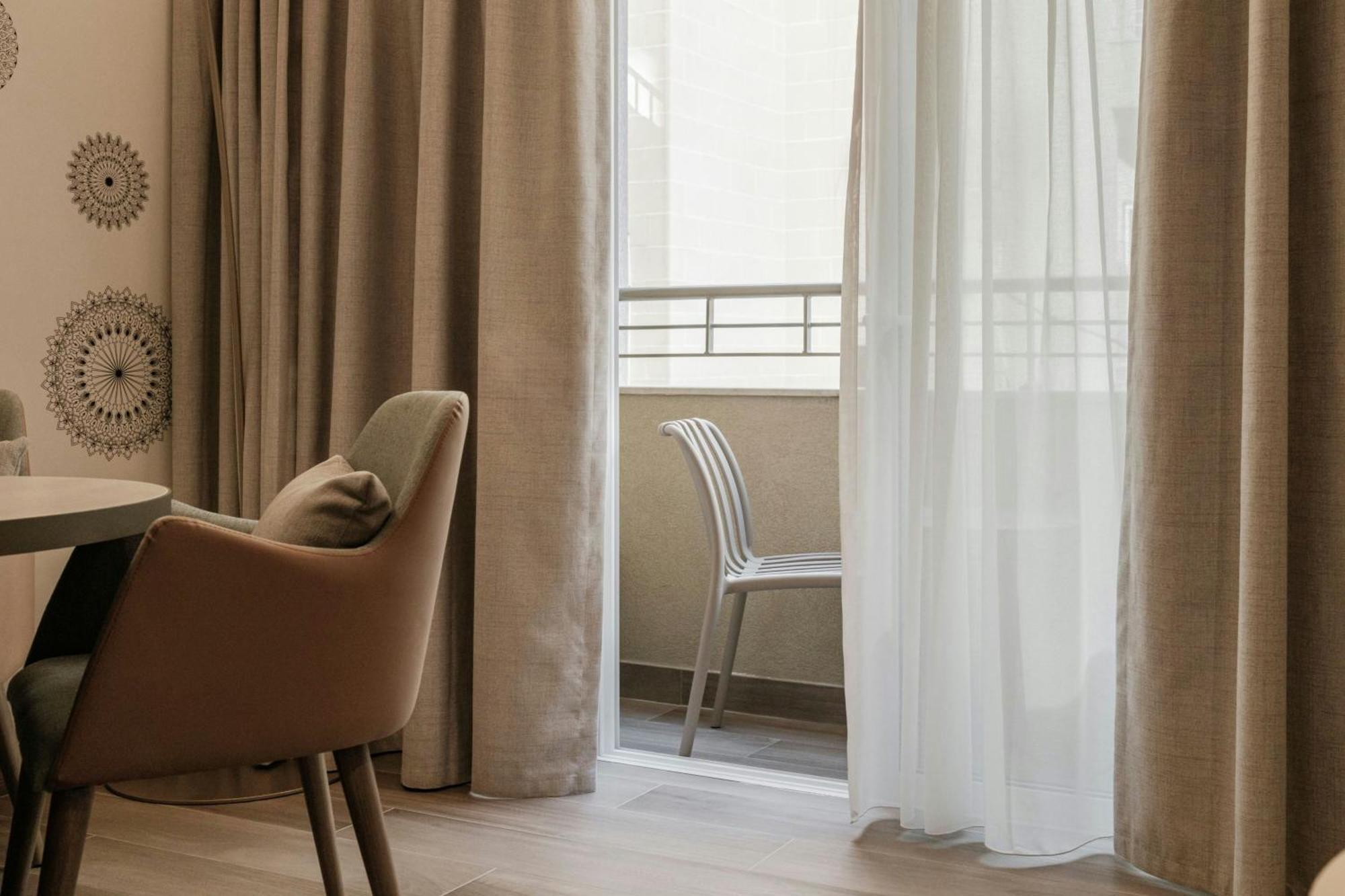 Courtyard By Marriott Sliema Hotell Exteriör bild