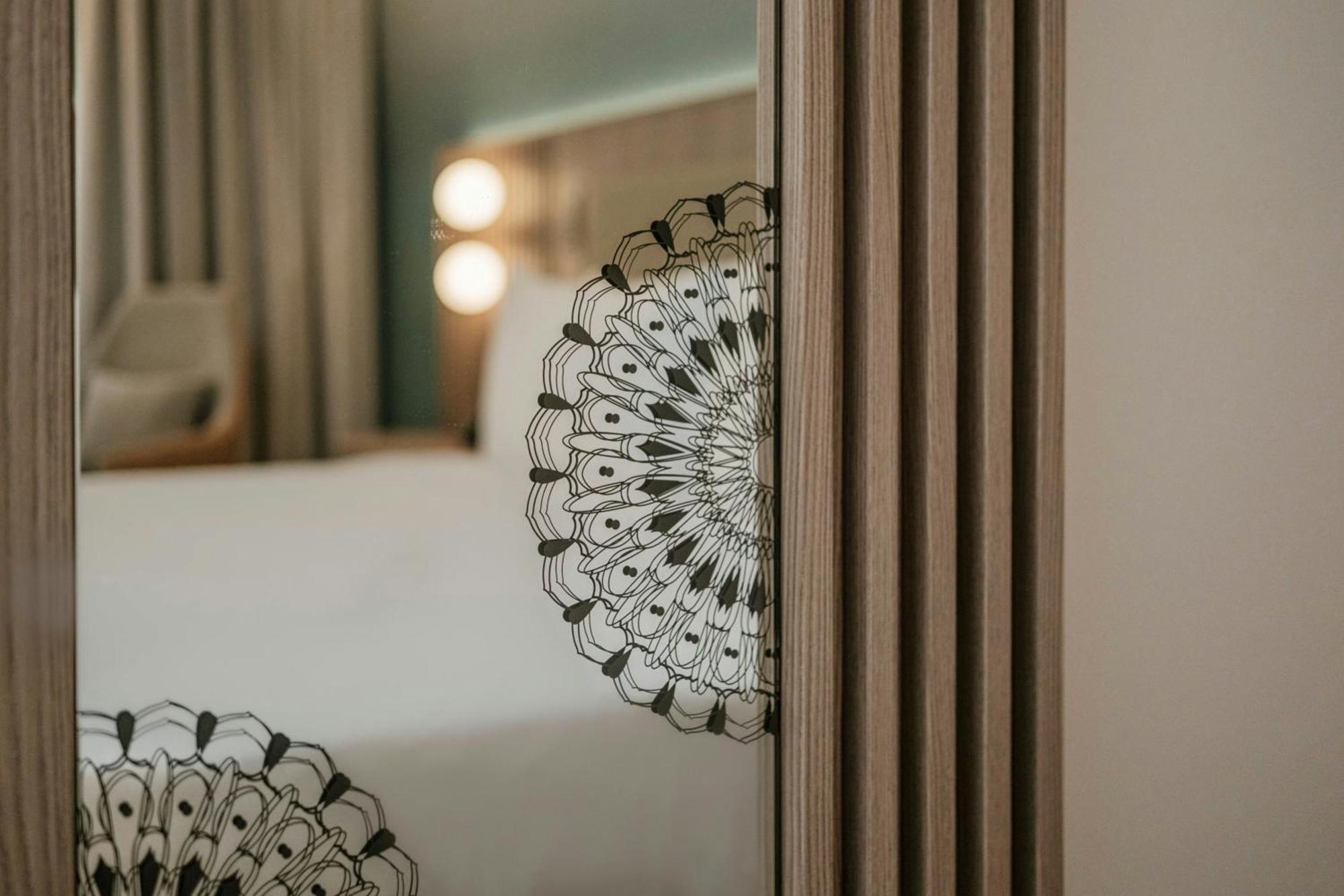 Courtyard By Marriott Sliema Hotell Exteriör bild