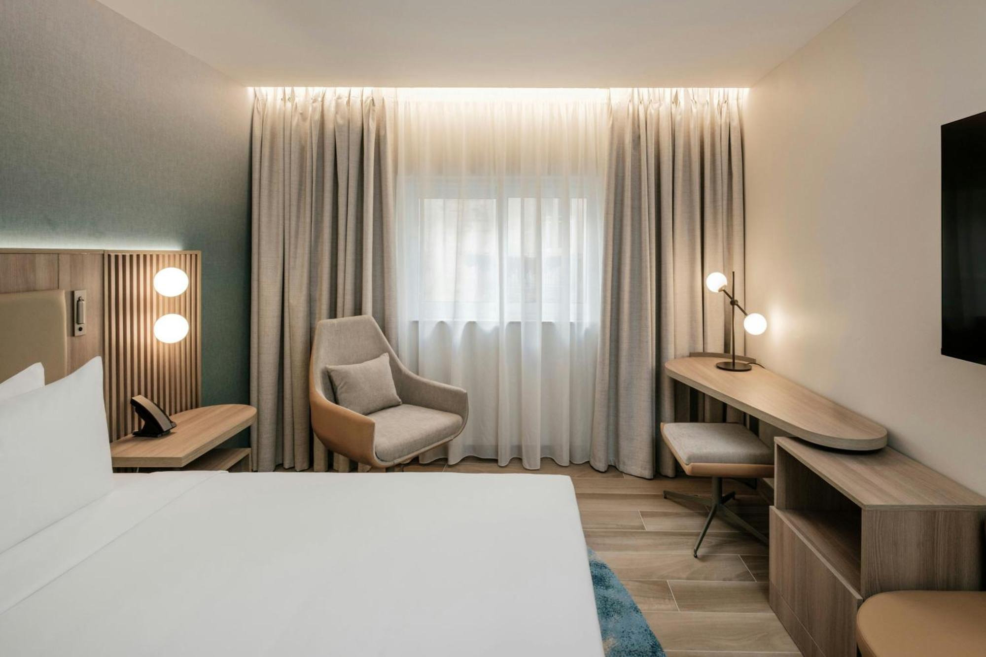 Courtyard By Marriott Sliema Hotell Exteriör bild