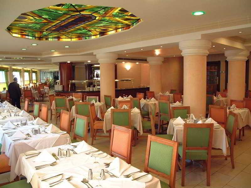 Courtyard By Marriott Sliema Hotell Restaurang bild