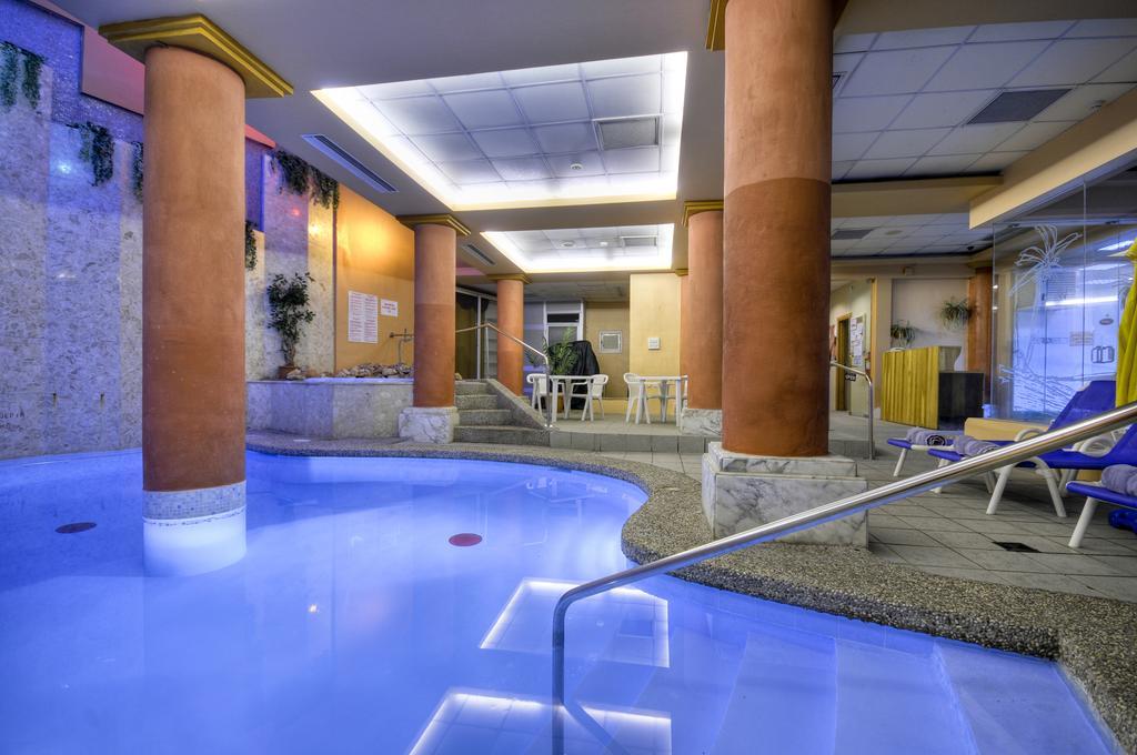 Courtyard By Marriott Sliema Hotell Exteriör bild